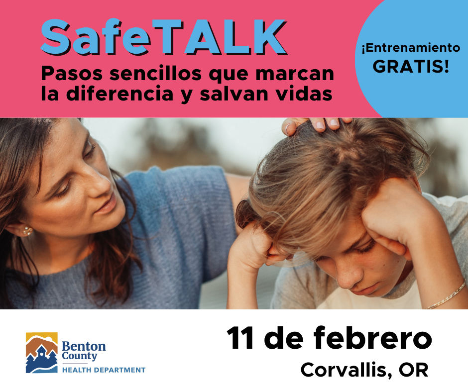 Una persona consolando a un adolescente decaído.