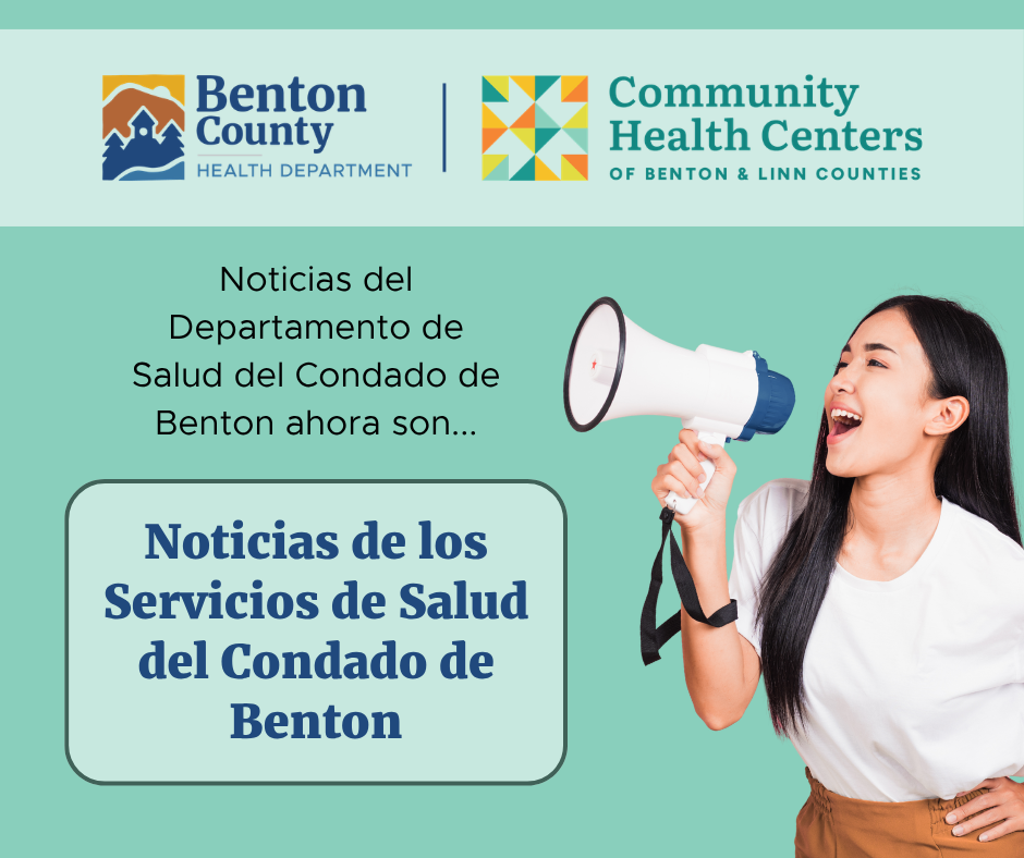 Una persona con un megáfono anuncia las Noticias de los Servicios de Salud del Condado de Benton